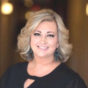 Meet your Posher, Dana